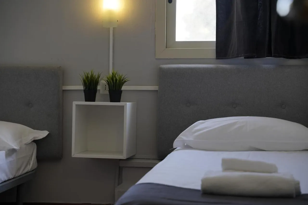 Oda ve Kahvaltı Airport Suite Katanya