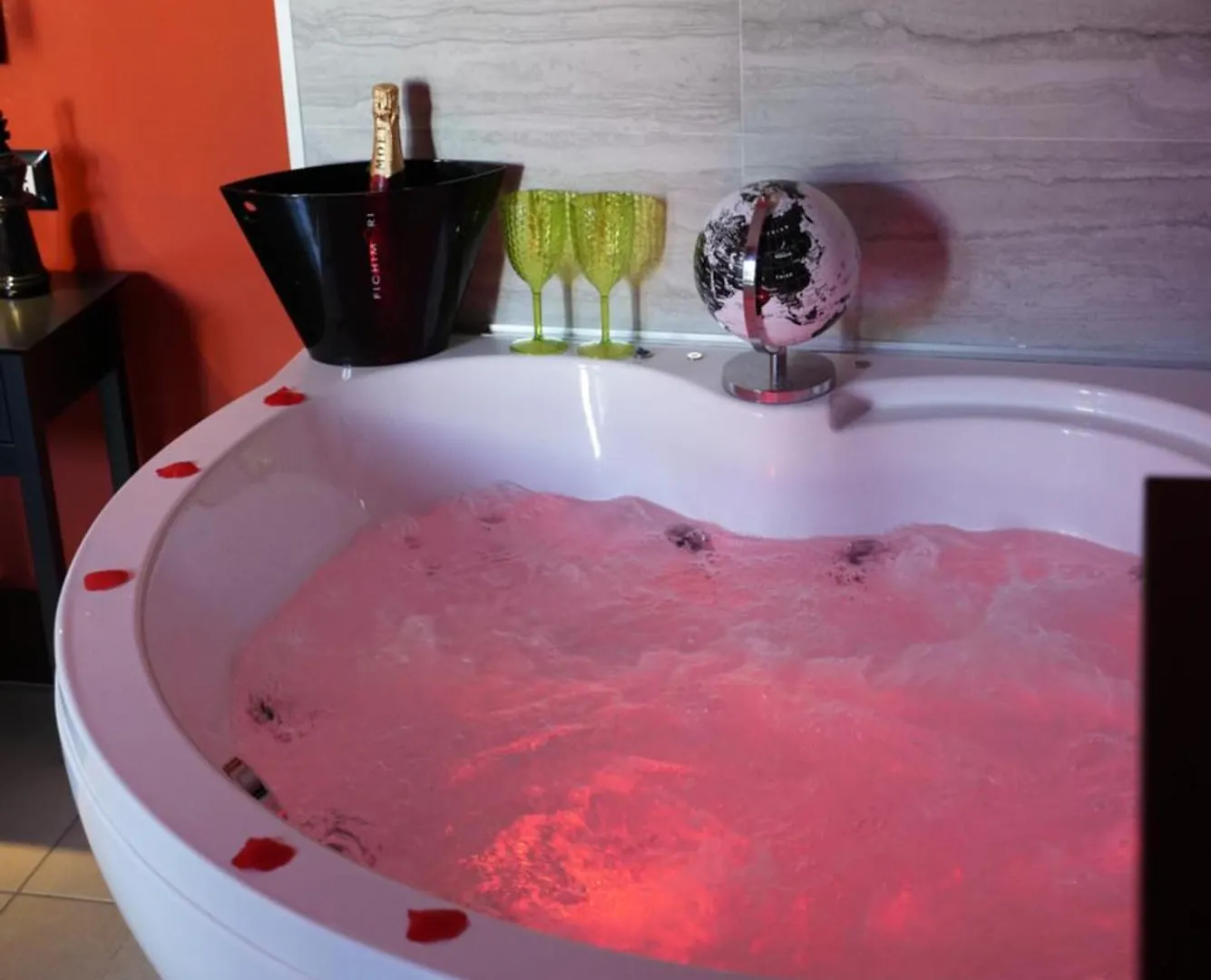 Airport Suite Katanya Oda ve Kahvaltı